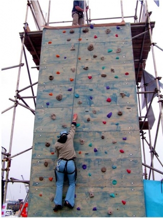  享受攀岩乐趣！